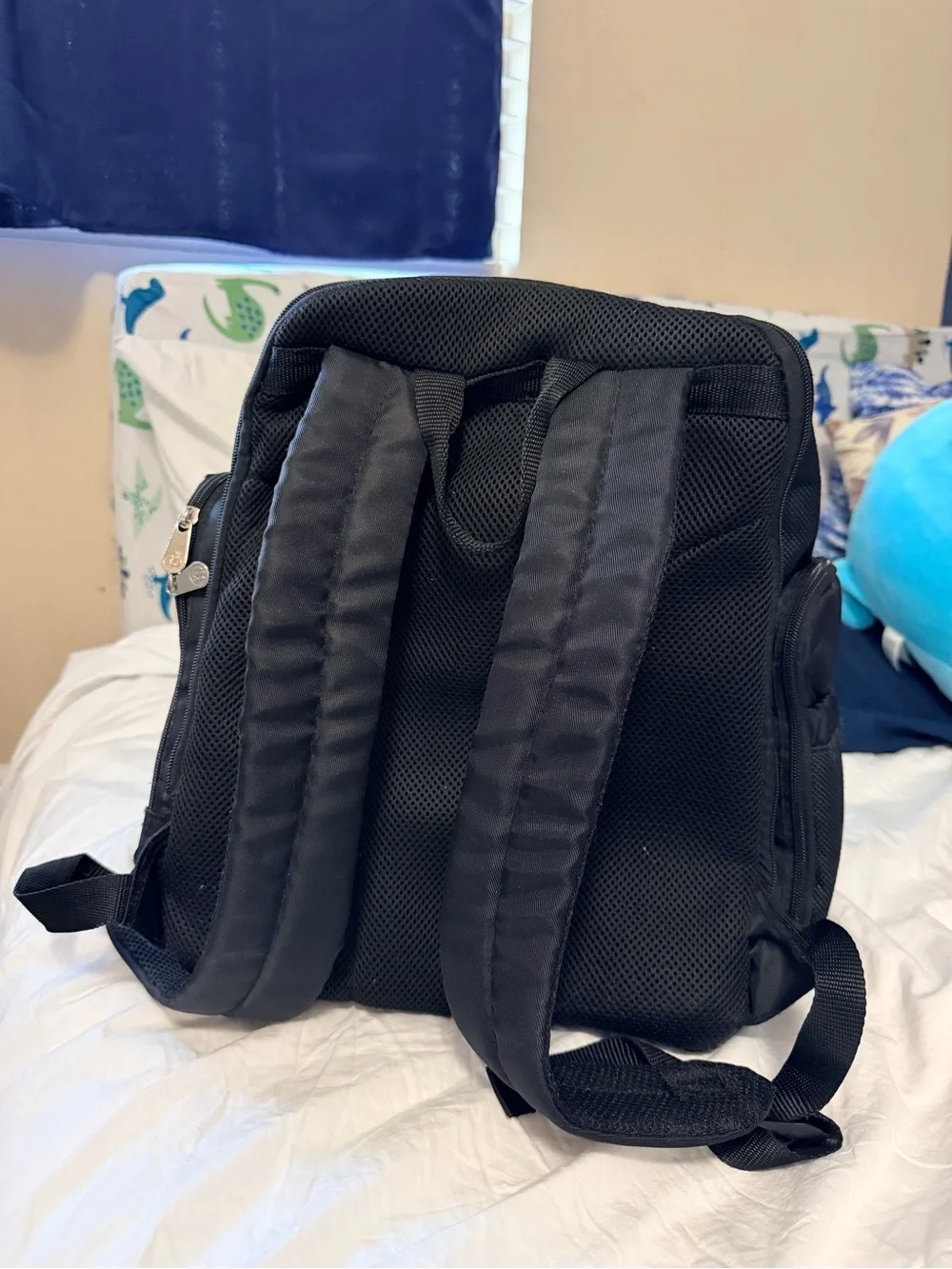 N/A 15 pockets
